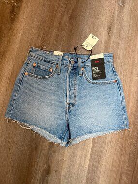 NWT Levi's 501 Original Fit High Rise Women's Shorts No Referee Size Size 26